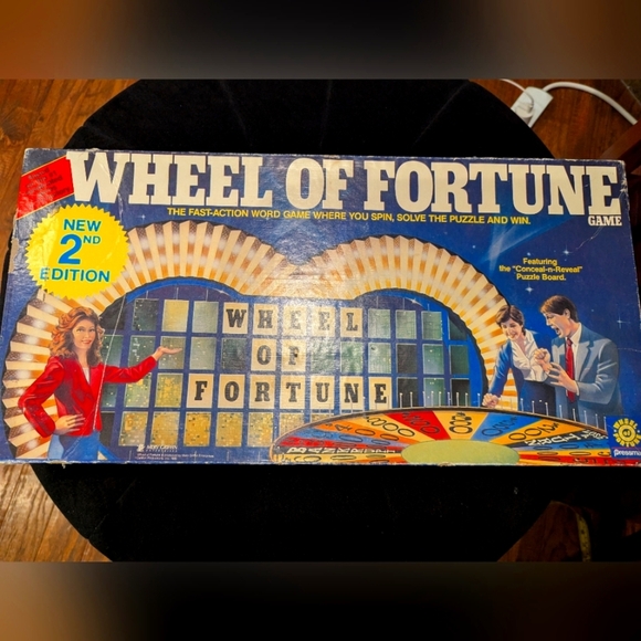 Vintage Wheel of Fortune Game, 2nd Edition Action Board Game - Picture 8 of 8